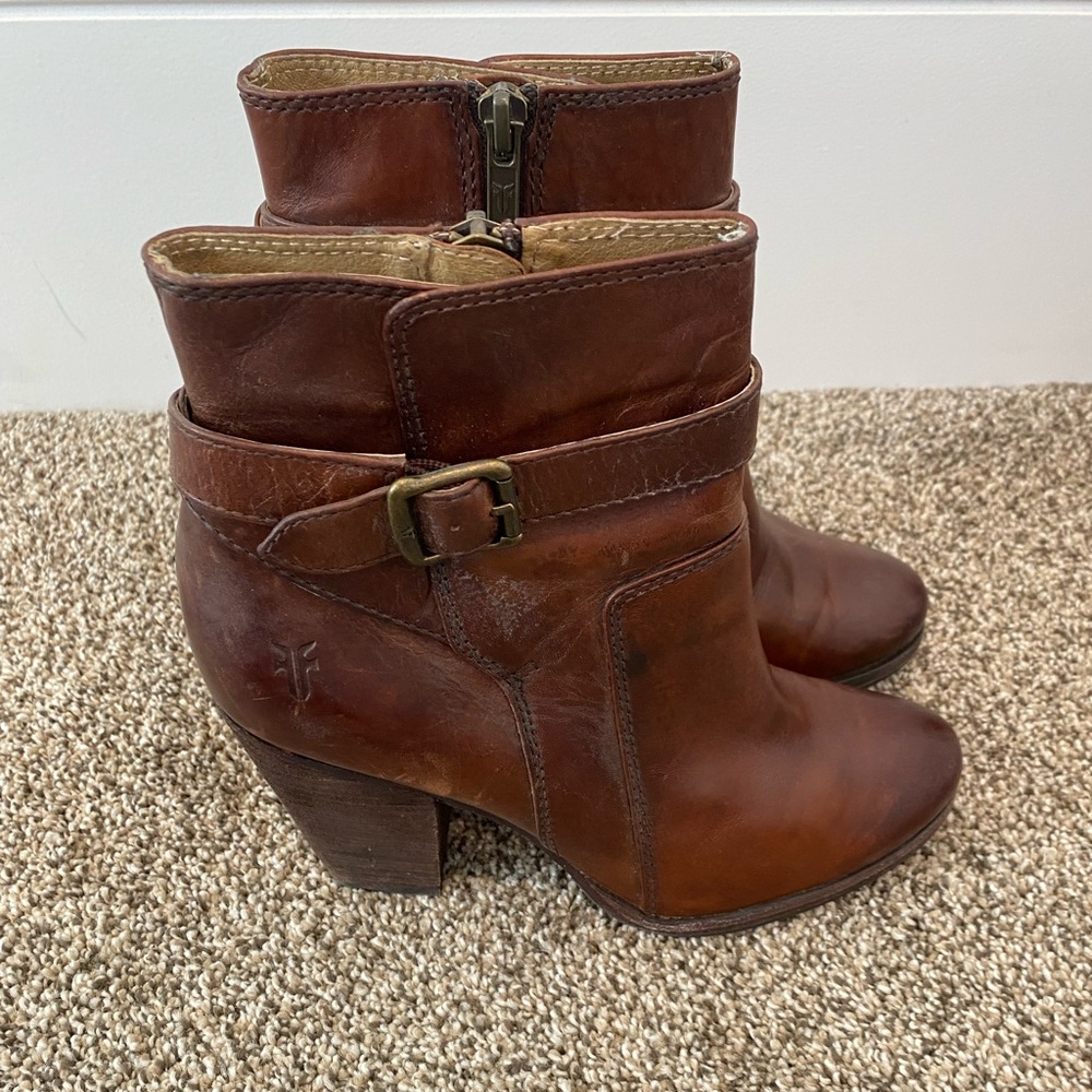 Frye womens boots. Size 6